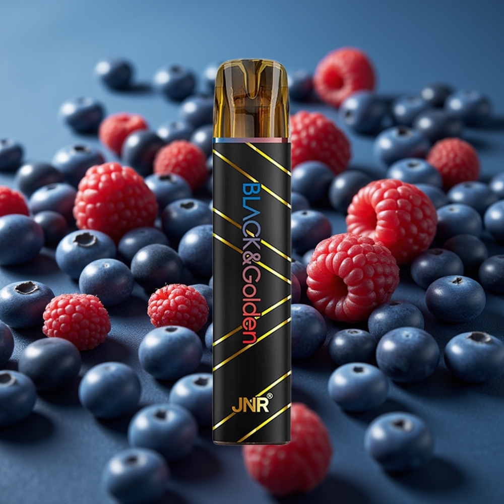 JNR Black&Golden 800 Puffs جهاز تبخير للاستخدام الواحد بنكهة التوت والفراولة الحامضة
